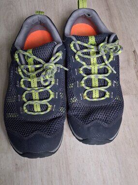 men's Merrell  shoes size 8.5